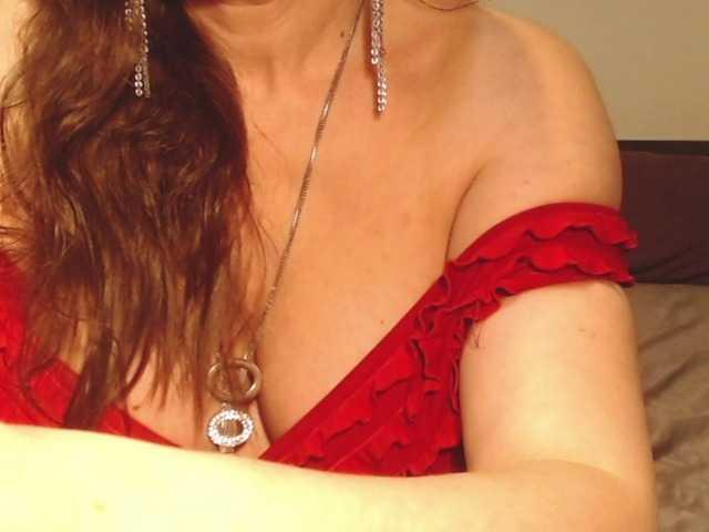 ellaine's BongaCams show and profile