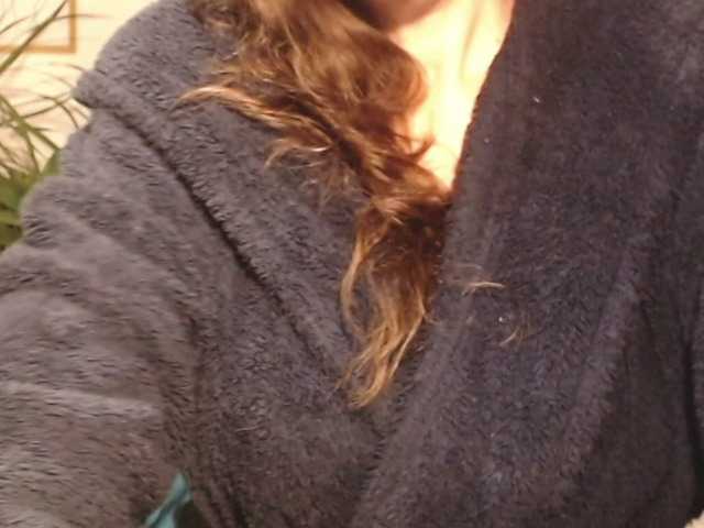 ellaine's BongaCams show and profile