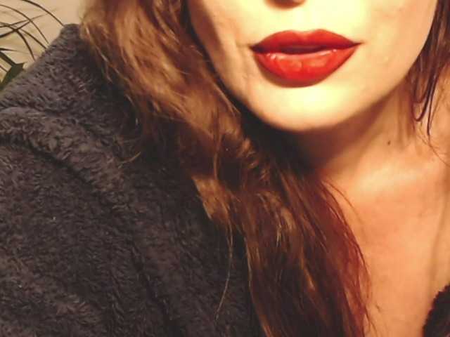 ellaine's BongaCams show and profile