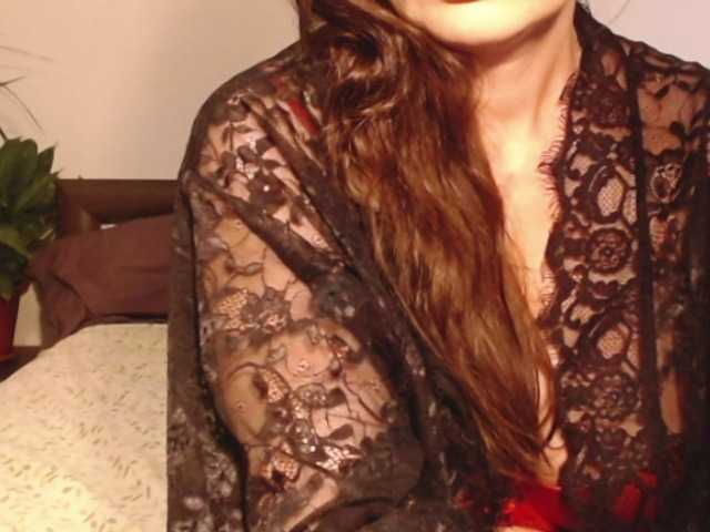 ellaine's BongaCams show and profile