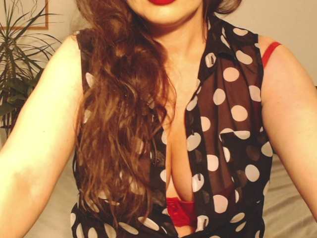 ellaine's BongaCams show and profile