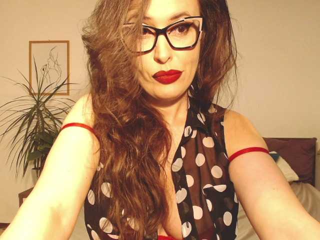 ellaine's BongaCams show and profile