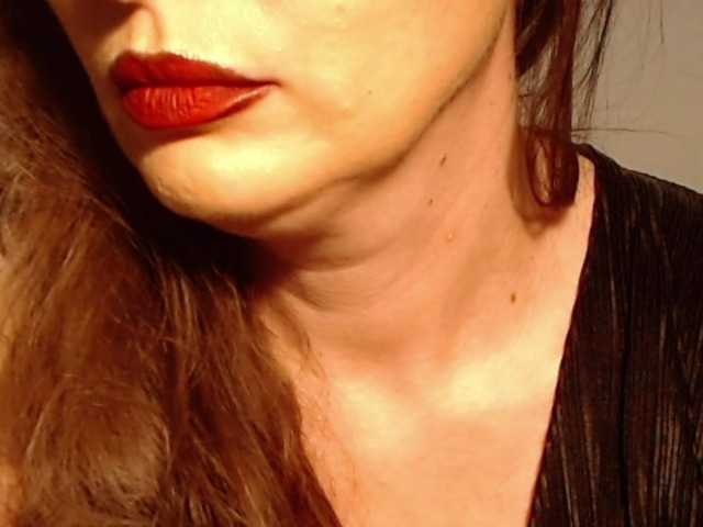 ellaine from BongaCams