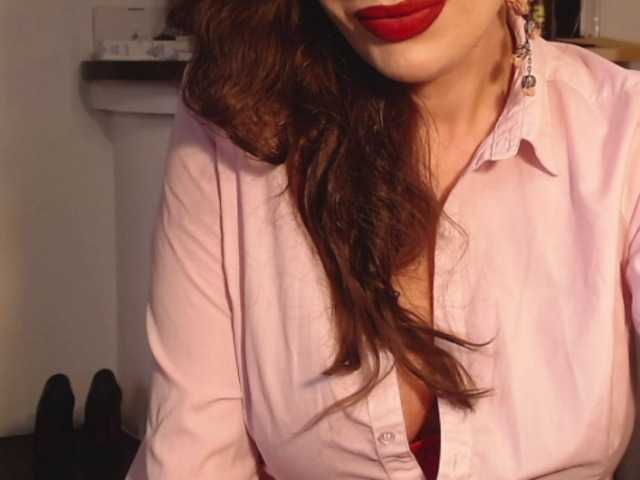 ellaine's BongaCams show and profile