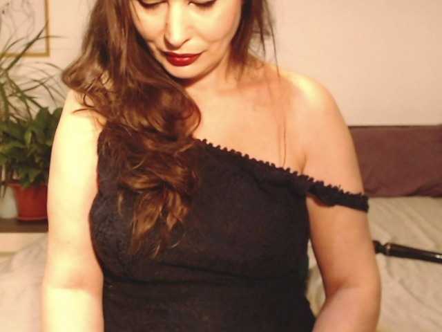 ellaine's BongaCams show and profile