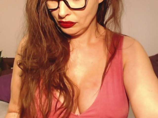 ellaine's BongaCams show and profile