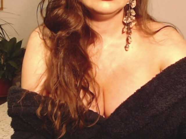 ellaine's BongaCams show and profile