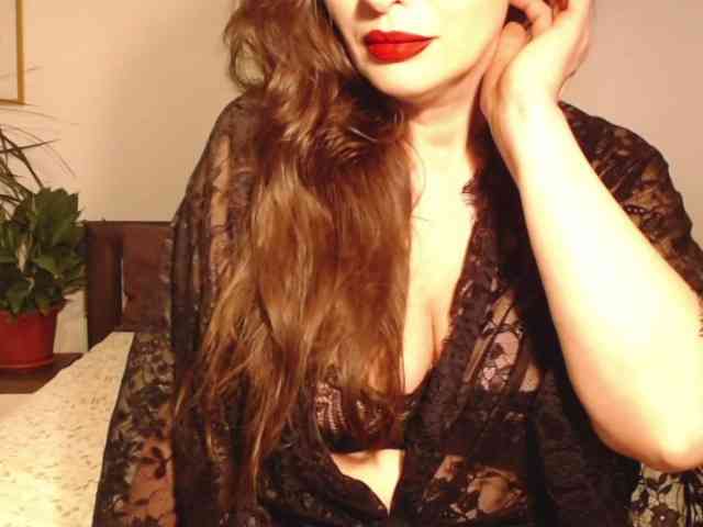 ellaine Live Webcam on BongaCams