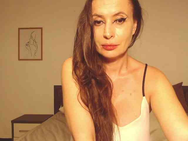 live free chat Ellaine