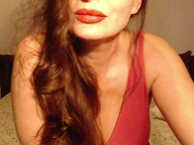 ellaine Live Webcam on BongaCams