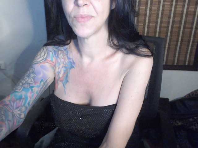 venusx1's BongaCams show and profile