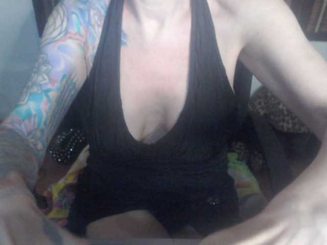 venusx1's BongaCams show and profile