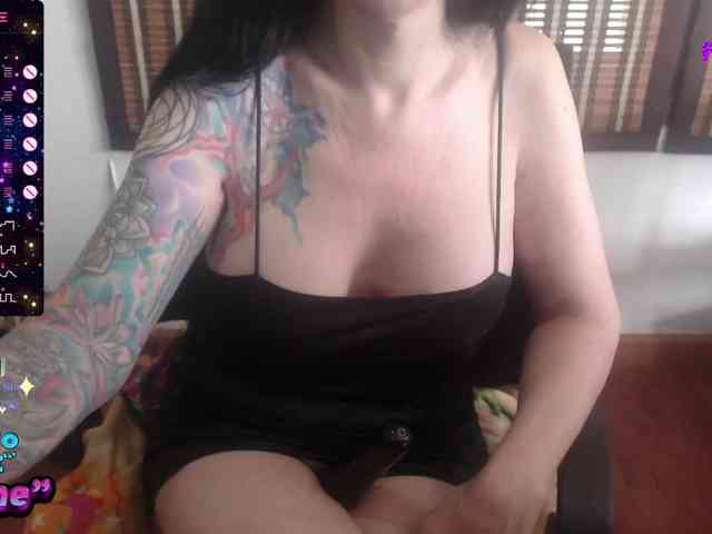 venusx1 Live Webcam on BongaCams