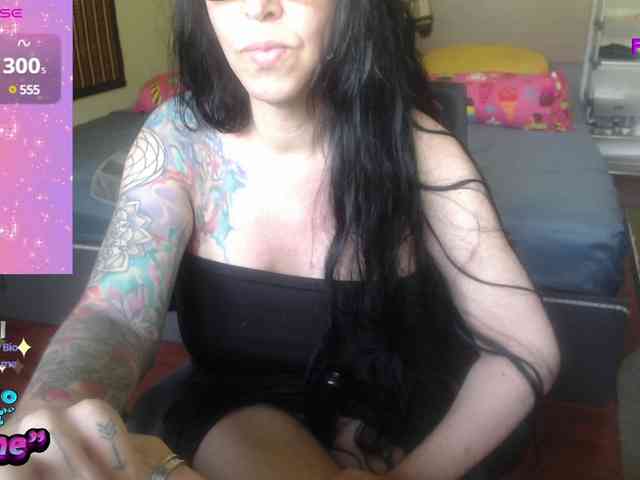naked livechat Venusx1