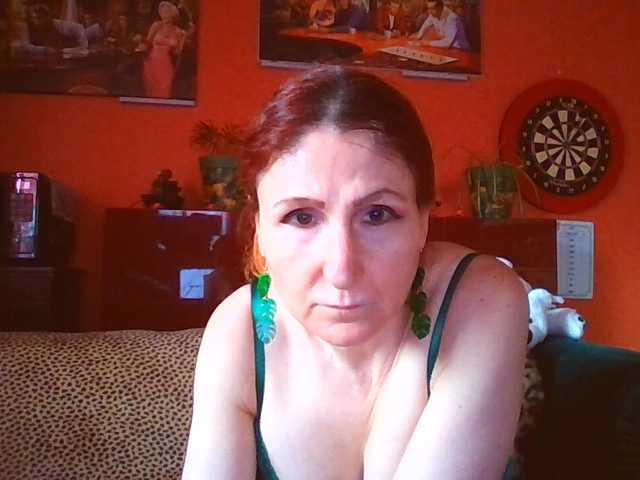 angelique4's BongaCams show and profile