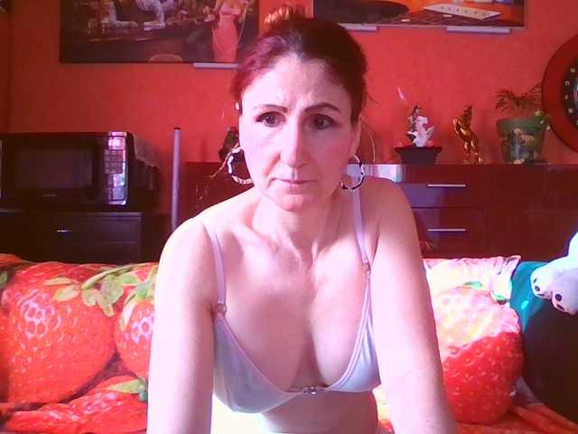 angelique4's BongaCams show and profile