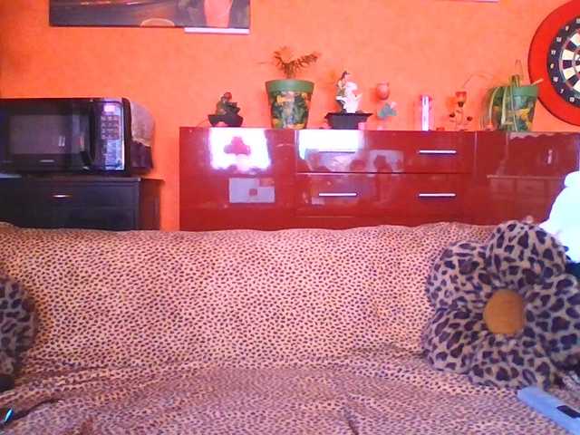 angelique4's BongaCams show and profile