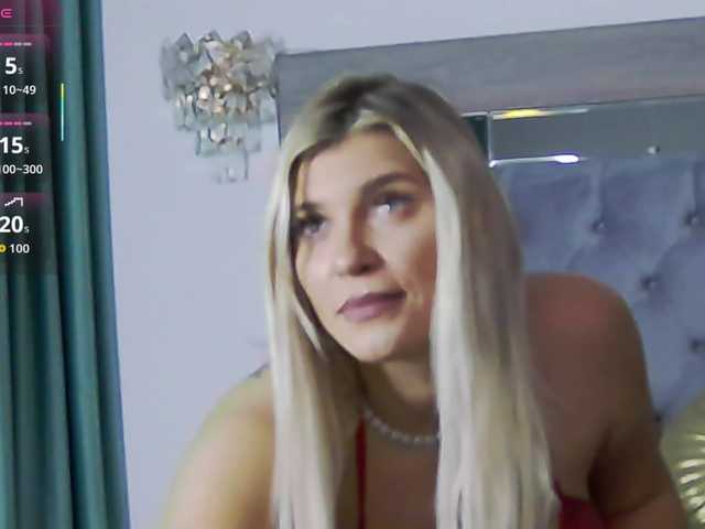 lorehottie's BongaCams show and profile