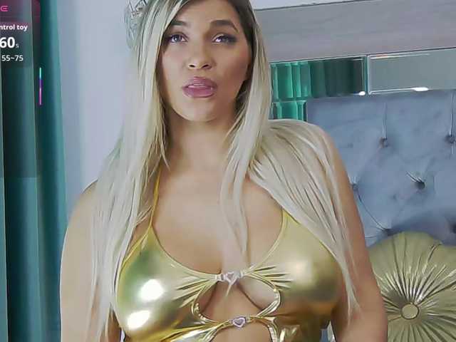 lorehottie's BongaCams show and profile