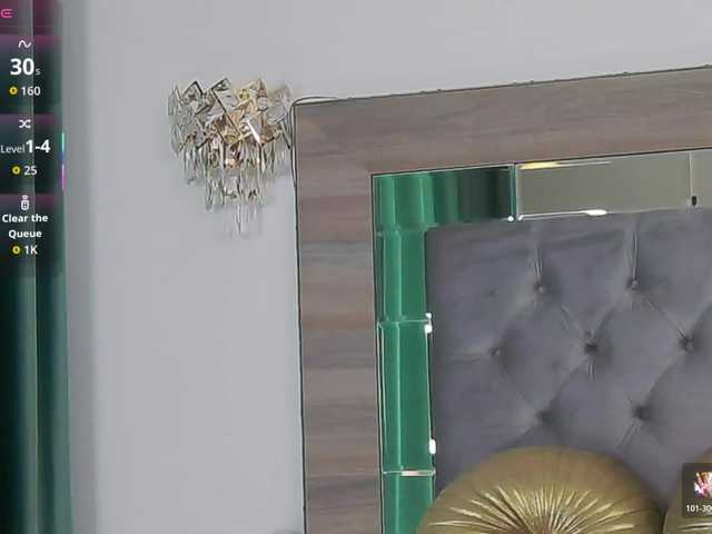 lorehottie's BongaCams show and profile