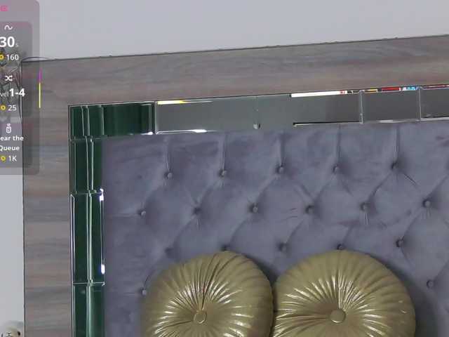 lorehottie's BongaCams show and profile