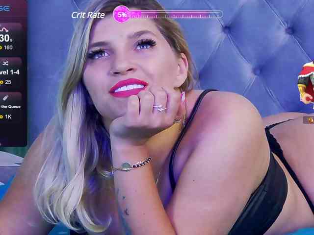 LoreHottie webcam