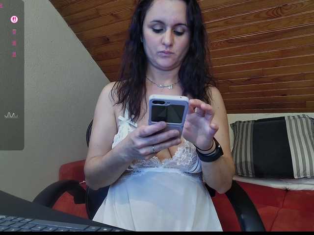 sheyene24's BongaCams show and profile