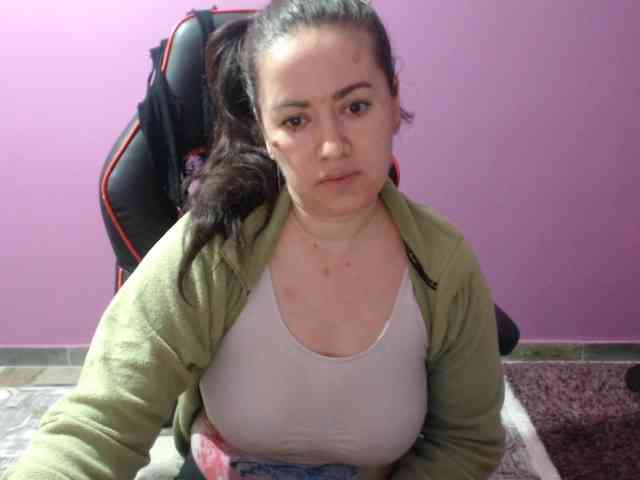 GldSquirt23 webcam