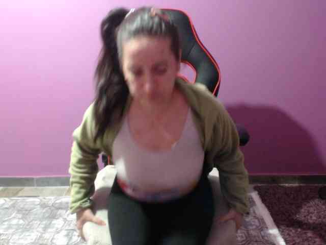 GldSquirt23 webcam