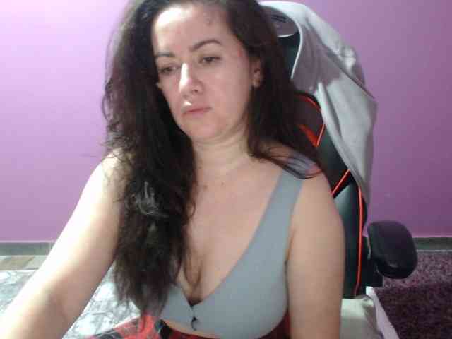 gldsquirt23 bongacams