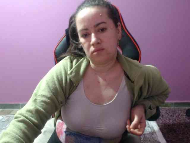 GldSquirt23 webcam
