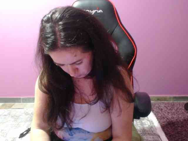 GldSquirt23 webcam
