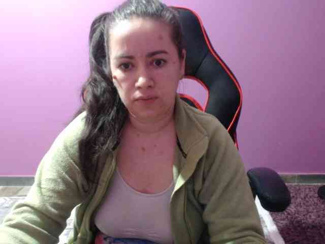 GldSquirt23 webcam