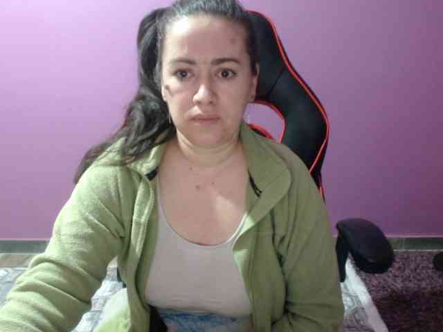 GldSquirt23 webcam
