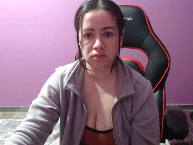 GldSquirt23 webcam