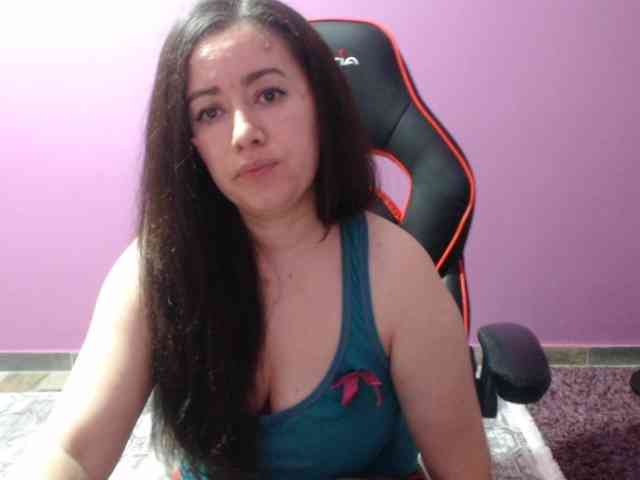 GldSquirt23 webcam