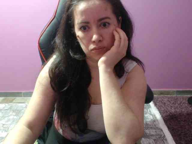 GldSquirt23 webcam