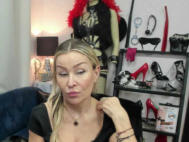 soft-crystal's BongaCams show and profile