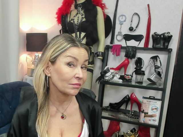 soft-crystal's BongaCams show and profile