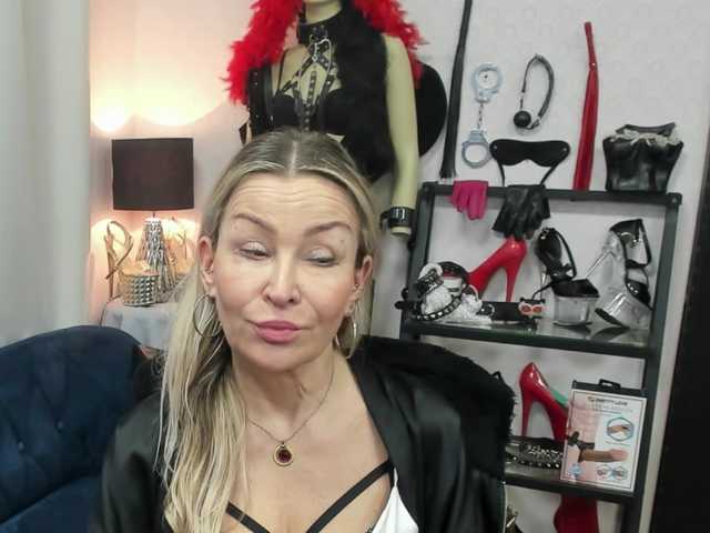 soft-crystal's BongaCams show and profile