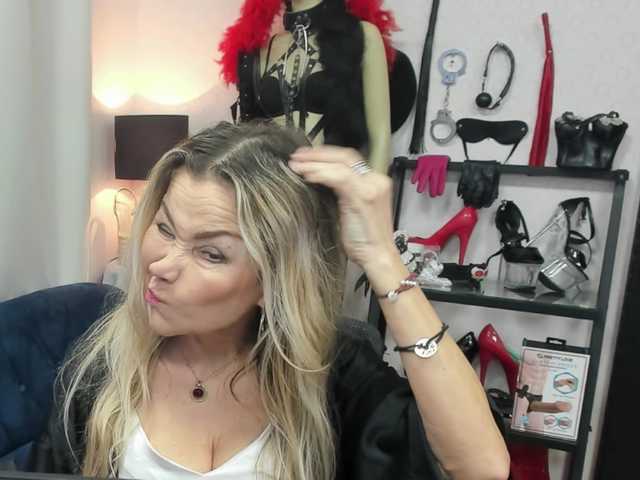 soft-crystal's BongaCams show and profile