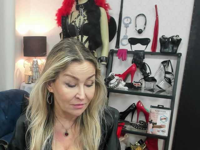 soft-crystal's BongaCams show and profile