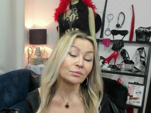 soft-crystal's BongaCams show and profile