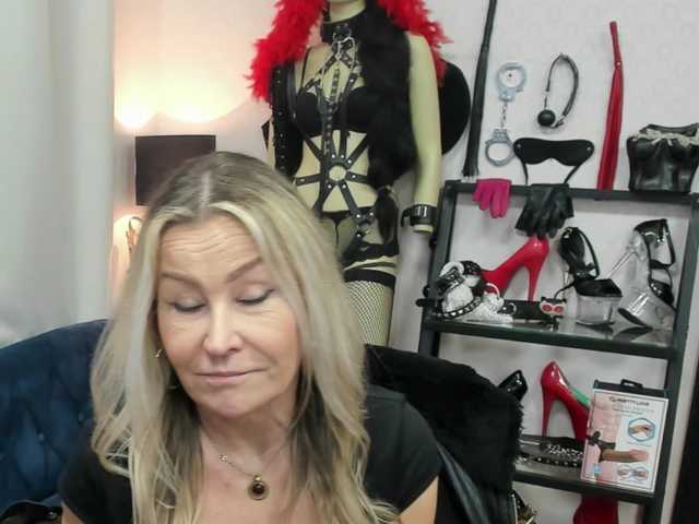 soft-crystal's BongaCams show and profile