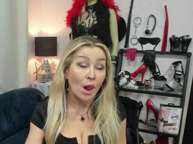 soft-crystal's BongaCams show and profile