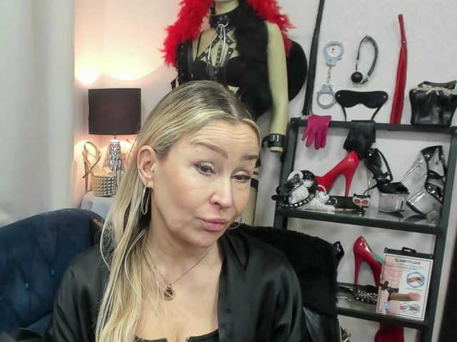 soft-crystal's BongaCams show and profile