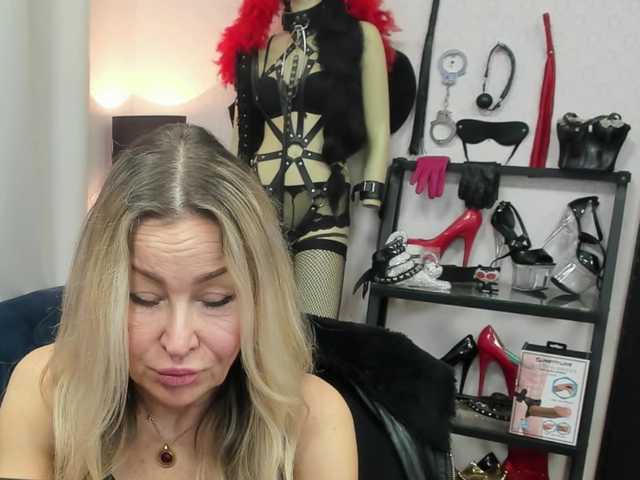 Soft-Crystal ist ein heißes deutsches Camgirl, das dich in ihrer Live-Show erwartet