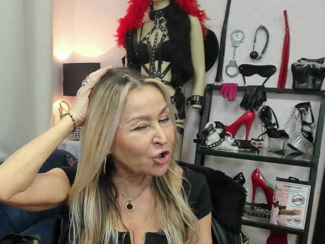 soft-crystal's BongaCams show and profile