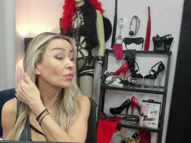 soft-crystal's BongaCams show and profile