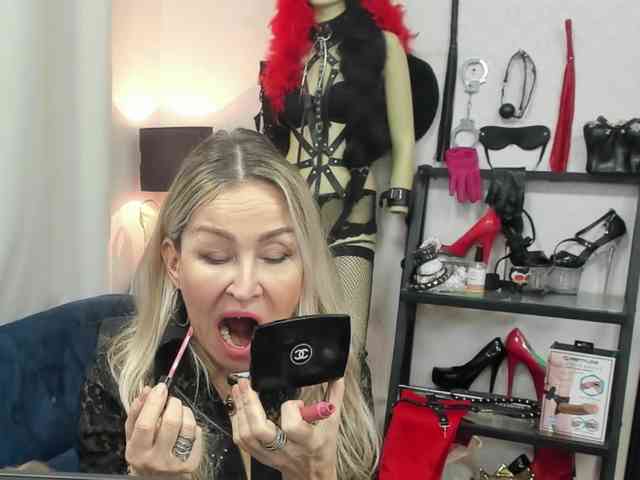 soft-crystal Live Webcam on BongaCams